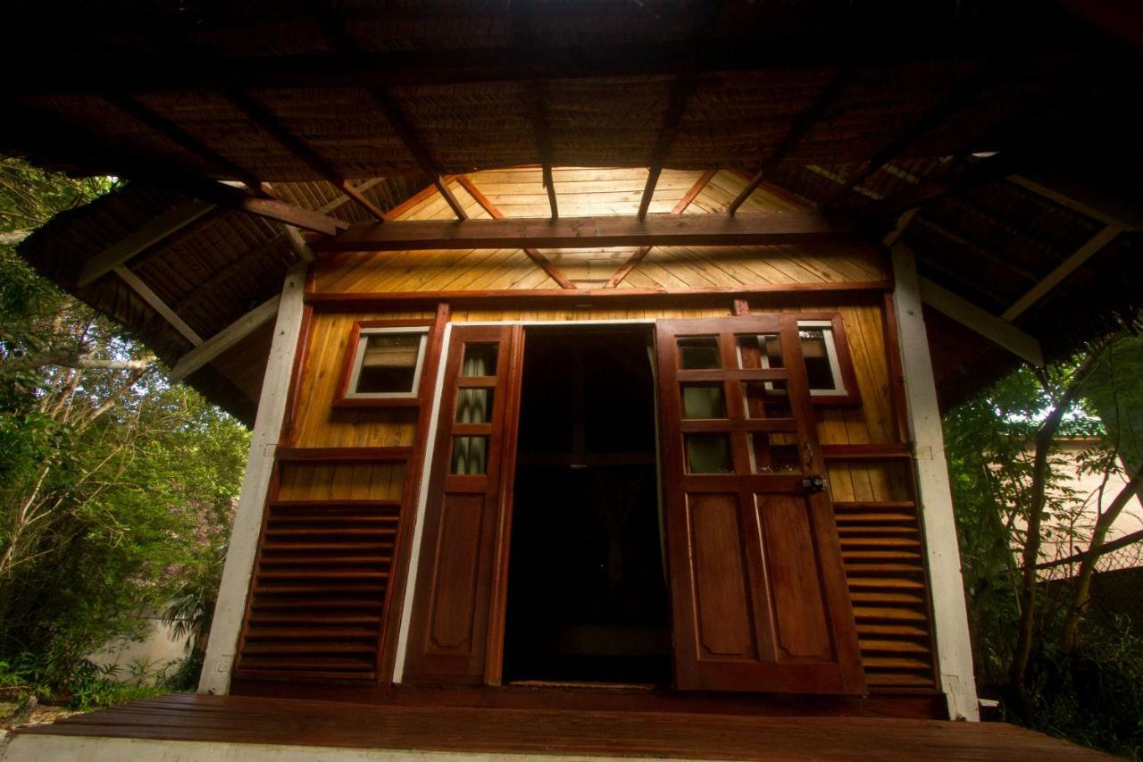 Les Acacias Bungalows Manambolo Exterior foto
